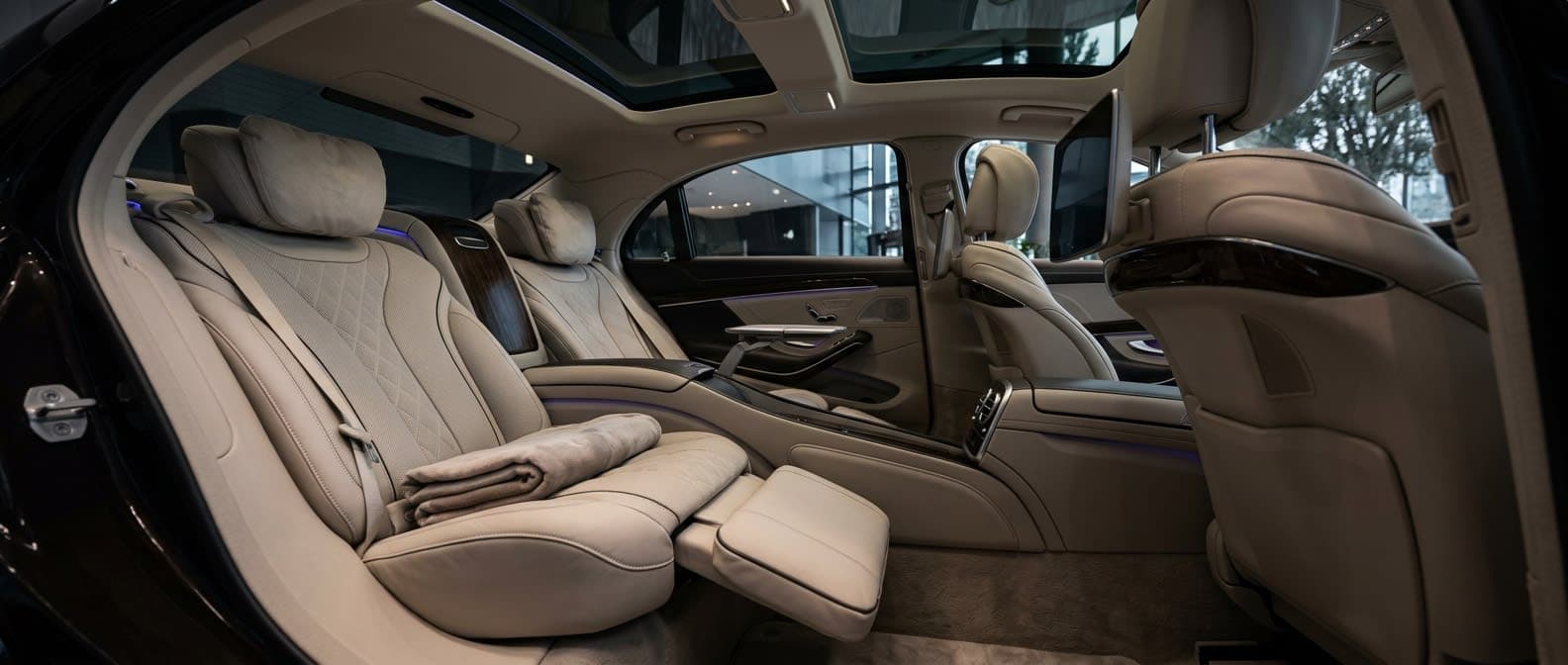 Inside the Opulence of the 2027 Mercedes-Maybach S580